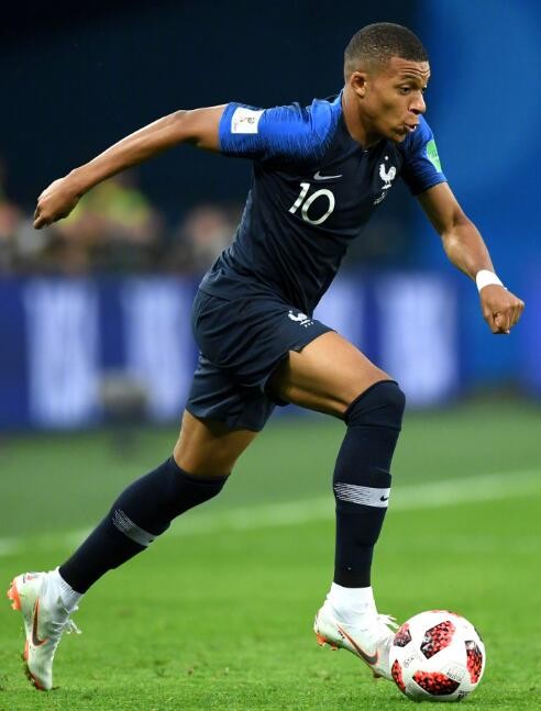 加图索：自从担任意大利主教练以来，我一直在照搬里皮的做法（加图索：出任意大利主帅以来，我始终沿袭里皮的执教方式）